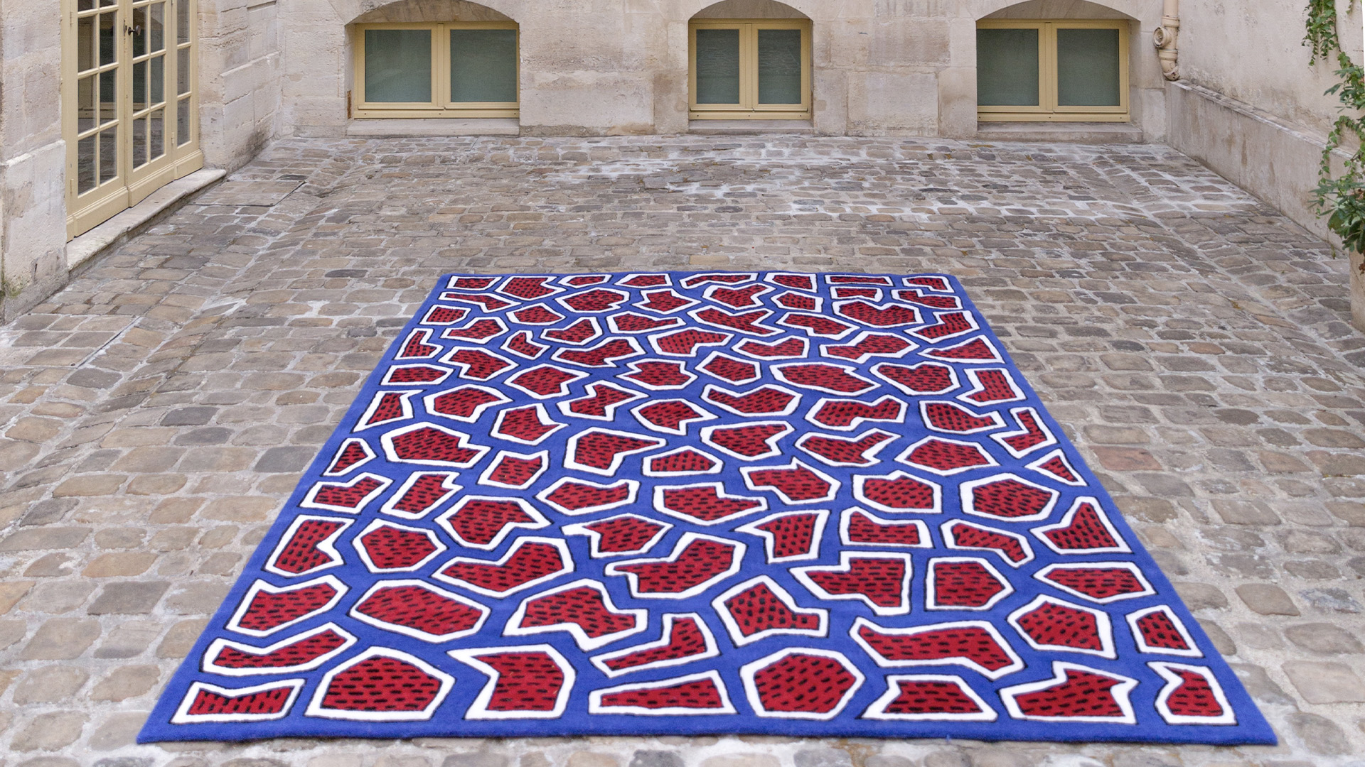 France Rug, Lifestyle